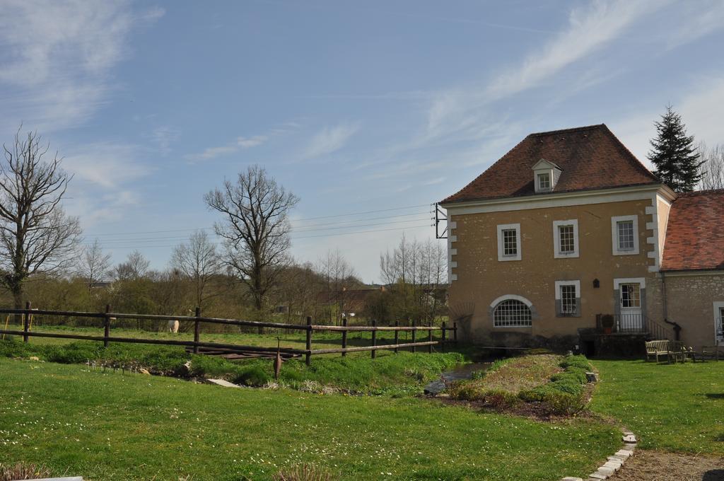 Moulin De Morance Bed & Breakfast Ecommoy Екстериор снимка